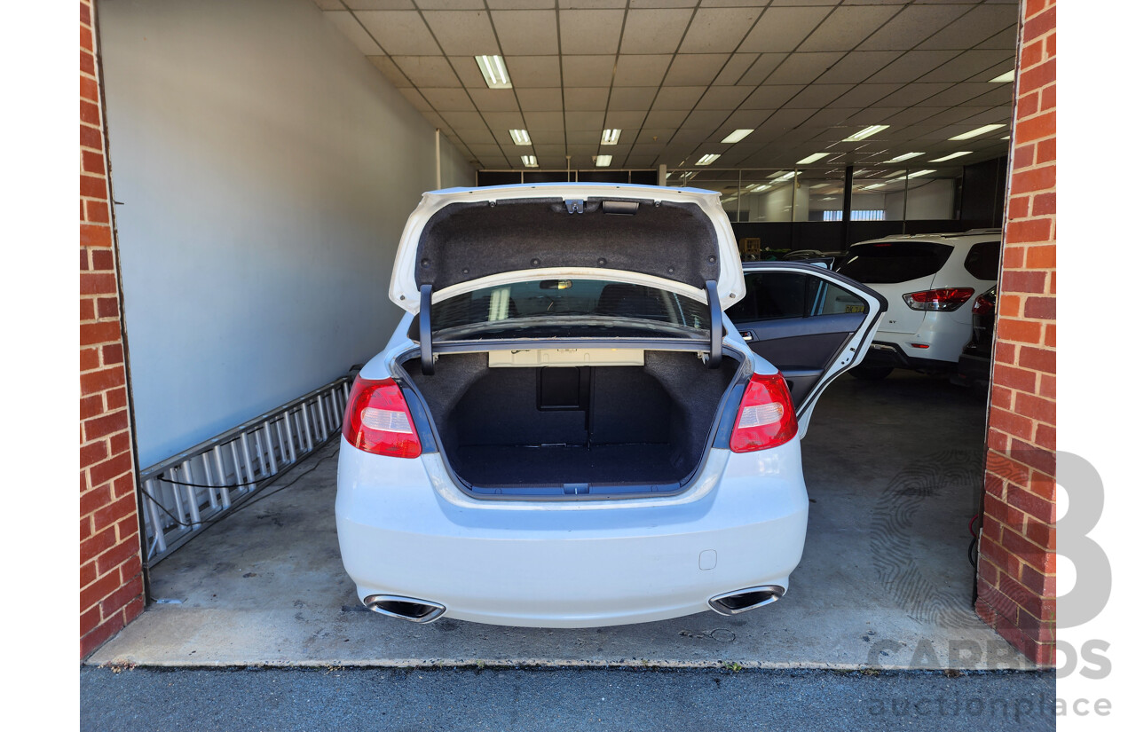 12/2010 Suzuki Kizashi XL FR 4d Sedan White 2.4L