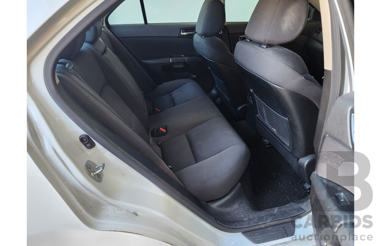 12/2010 Suzuki Kizashi XL FR 4d Sedan White 2.4L