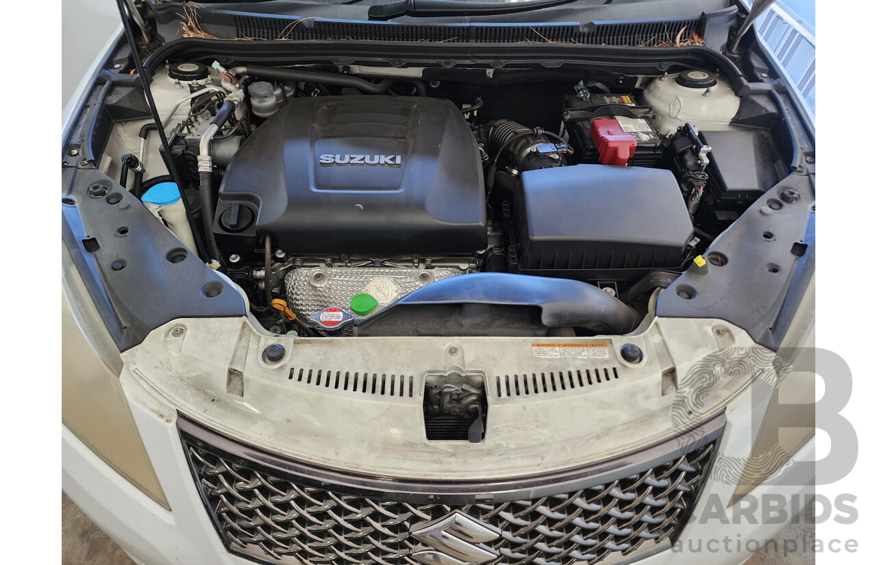 12/2010 Suzuki Kizashi XL FR 4d Sedan White 2.4L