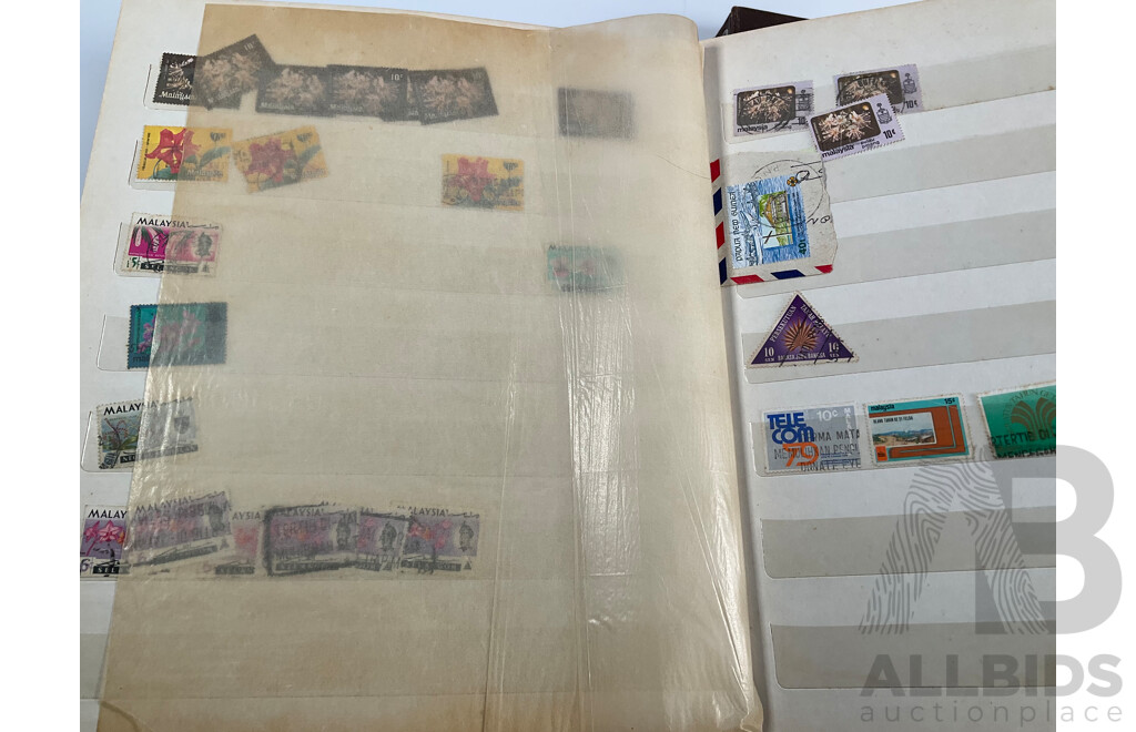 Singapore 1981 Six UNC Coin Set, Four Stamp Albums Including Junior Globe Loose Leaf Stamp Album, Australian Predecimal, Germany, USA, Italy, Belgium, Denmark, Hungary, Netherlands, India, Russia, China