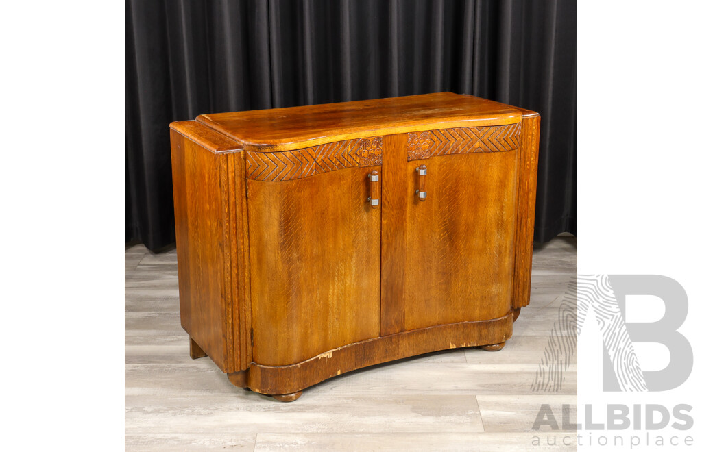 Good Art Deco Oak Two Door Sideboard