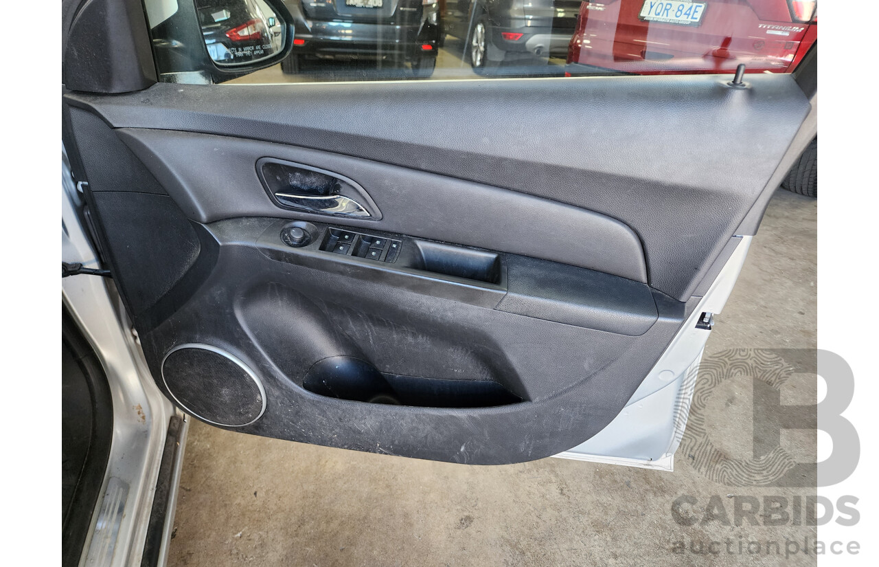 6/2014 Holden Cruze Z-Series JH MY14 4d Sedan Silver 1.8L