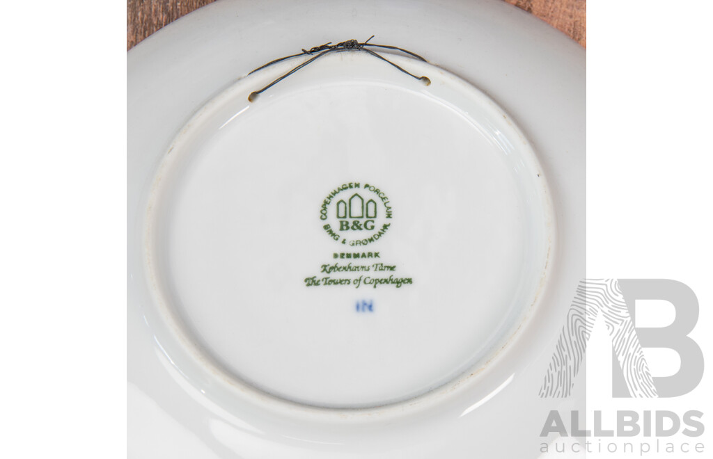 Good Collection of 30 Bing & Grondahl Christmas Themed Wall Plates, Years 1978 Through 2007