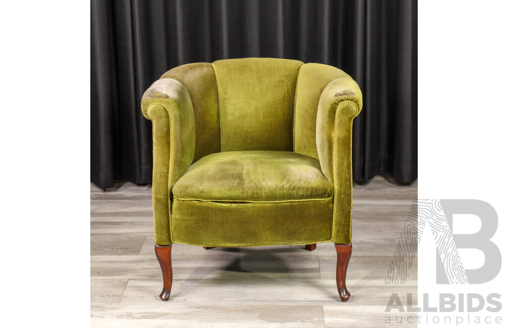 Art Deco Scalloped Back Bedroom Chair