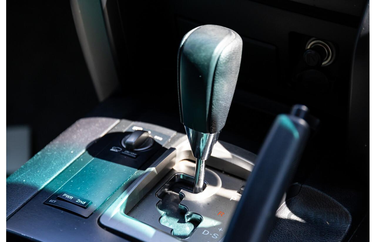 1/2012 Toyota Landcruiser GXL (4x4) VDJ200R 09 Upgrade 4d Wagon Magnetic Grey Metallic Turbo Diesel V8 4.5L