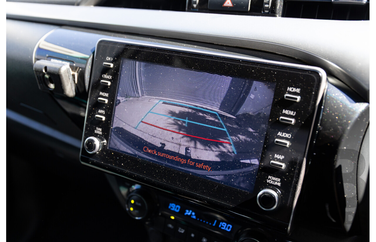 01/2022 Toyota Hilux SR5 (4x4) GUN126R Double Cab P/Up Super White Turbo Diesel 2.8L