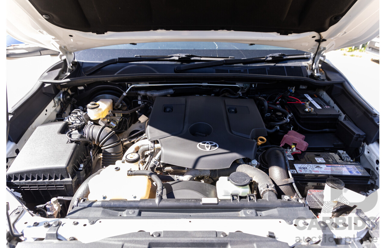 01/2022 Toyota Hilux SR5 (4x4) GUN126R Double Cab P/Up Super White Turbo Diesel 2.8L