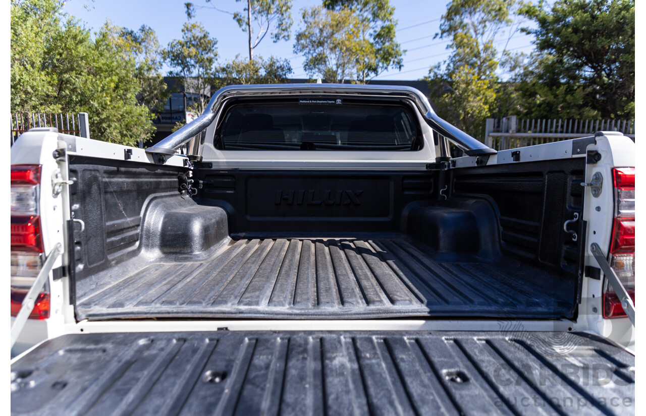 01/2022 Toyota Hilux SR5 (4x4) GUN126R Double Cab P/Up Super White Turbo Diesel 2.8L