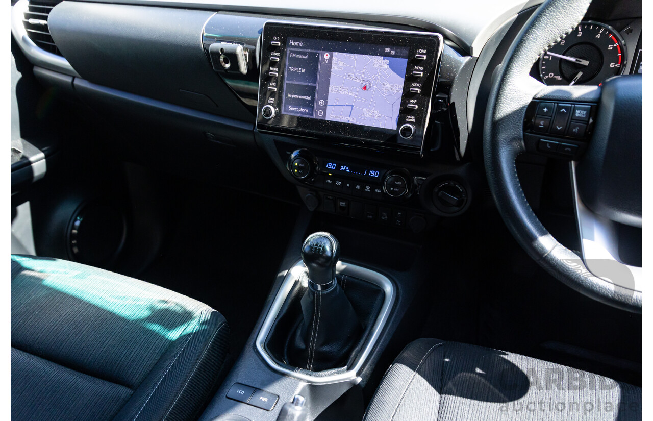 01/2022 Toyota Hilux SR5 (4x4) GUN126R Double Cab P/Up Super White Turbo Diesel 2.8L