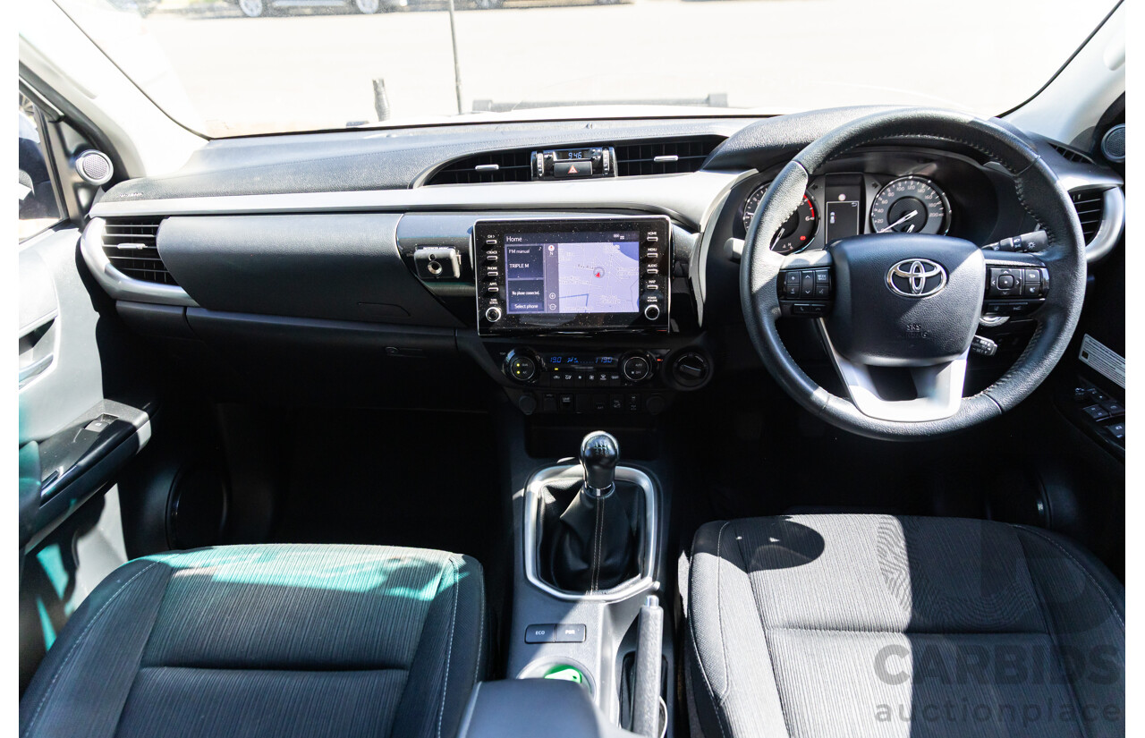 01/2022 Toyota Hilux SR5 (4x4) GUN126R Double Cab P/Up Super White Turbo Diesel 2.8L