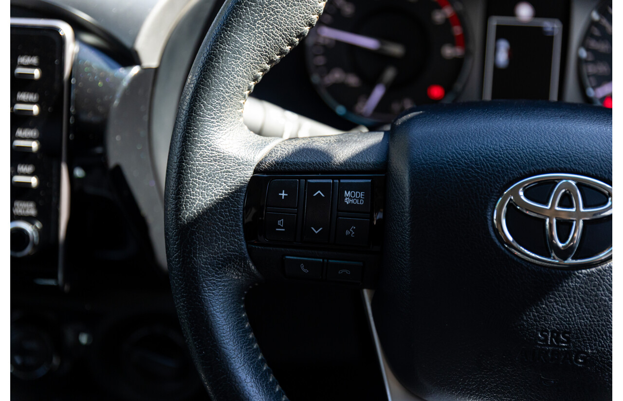 01/2022 Toyota Hilux SR5 (4x4) GUN126R Double Cab P/Up Super White Turbo Diesel 2.8L