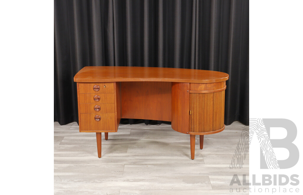 Vintage Danish Kidney-Shaped Teak Desk with Bar, by Feldballes Mobelfabrik, Attributed to Kai Kristiansen, 1950s