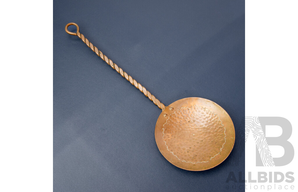 Vintage Weeda Tasmania Copper Ladle with Hammered Finish