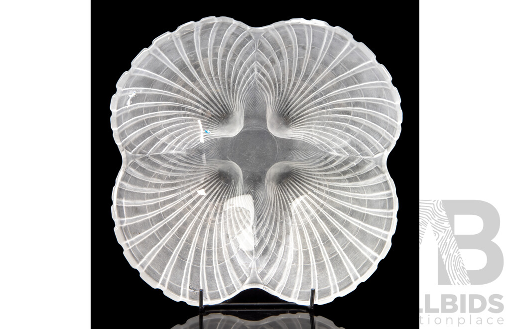 Mikasa Frosted Crystal Scallop Shell Bowl
