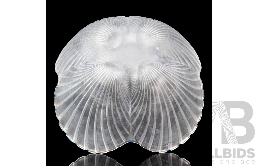 Mikasa Frosted Crystal Scallop Shell Bowl
