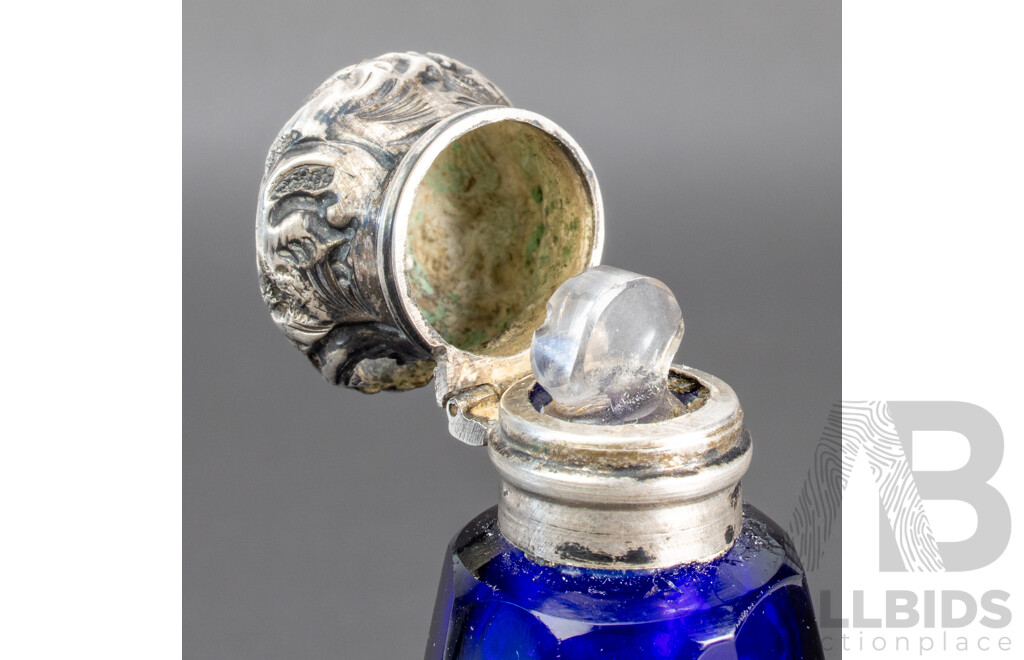 Victorian Sterling Silver Mounted Cobalt Blue Glass Snuff Bottle