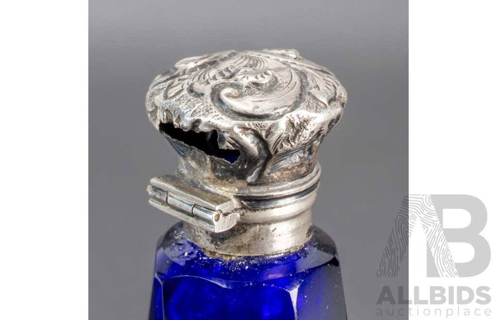 Victorian Sterling Silver Mounted Cobalt Blue Glass Snuff Bottle