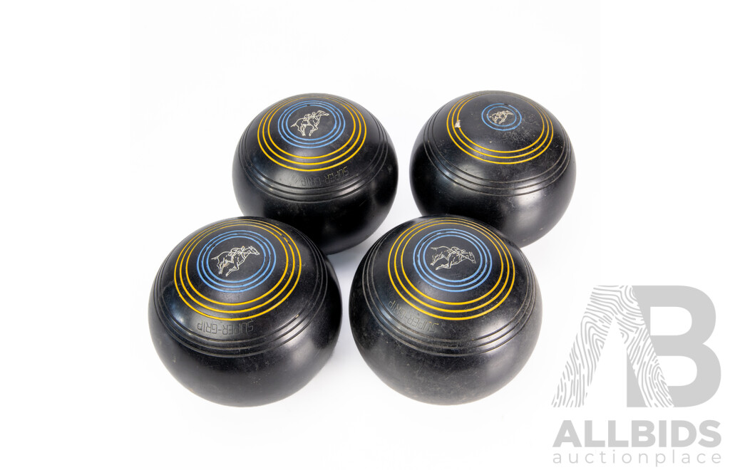 Vintage Boxed Set of Four Henselite Super Grip Lawn Bowls