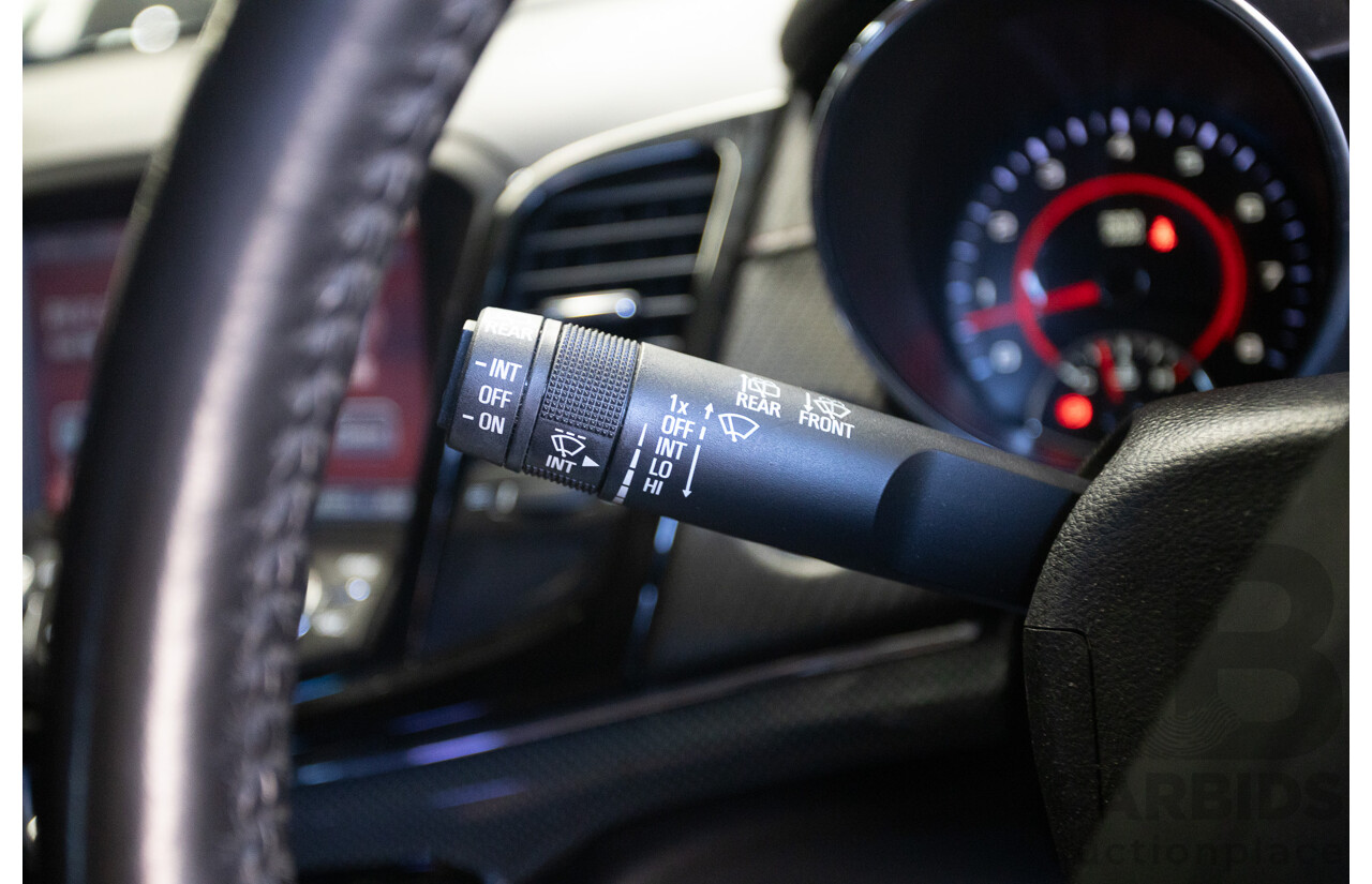 8/2016 Holden Commodore SV6 Black Edition VFII MY16 4D Sportwagon Nitrate Silver V6 3.6L