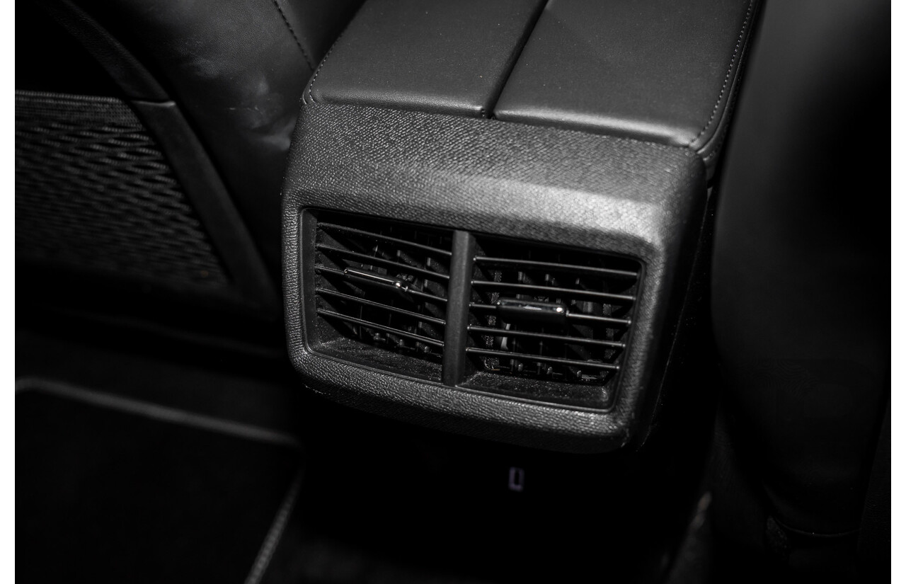 04/2023 Citroen C5 Aircross Sport 1.6 THP 133 (FWD) C84 MY23 5d Wagon Pearl White Turbo 1.6L