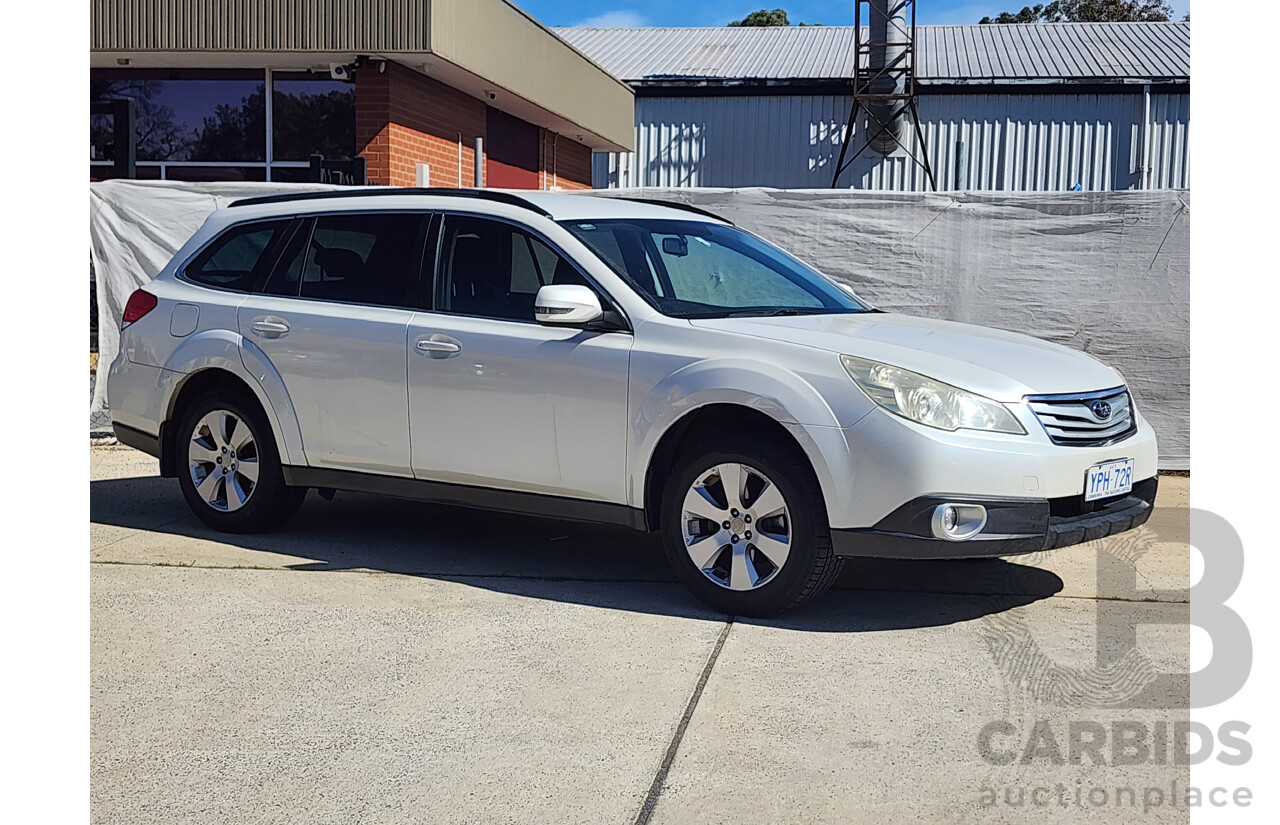 7/2010 Subaru Outback 2.5i MY10 4d Wagon White 2.5L