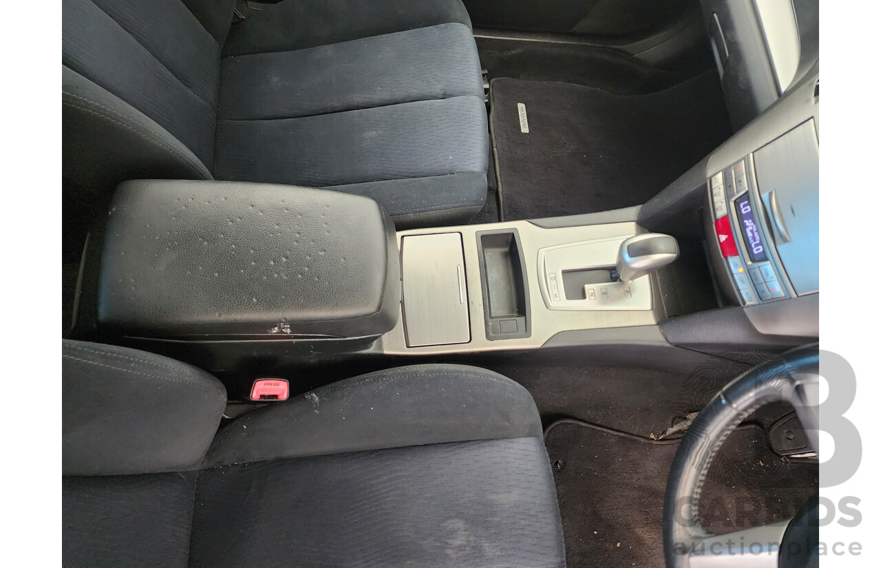 7/2010 Subaru Outback 2.5i MY10 4d Wagon White 2.5L