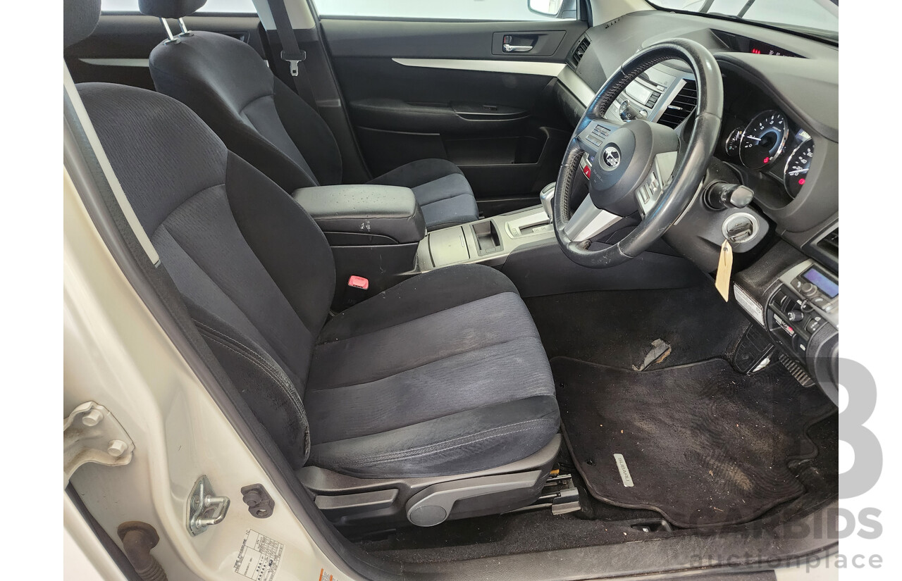 7/2010 Subaru Outback 2.5i MY10 4d Wagon White 2.5L