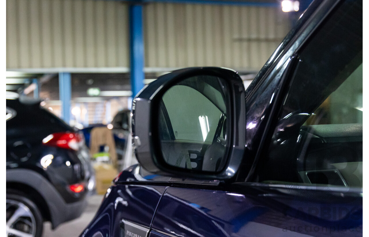 07/2017 Land Rover Discovery TD4 SE (4WD) MY17 4d Wagon Loire Blue Metallic Turbo Diesel 2.0L