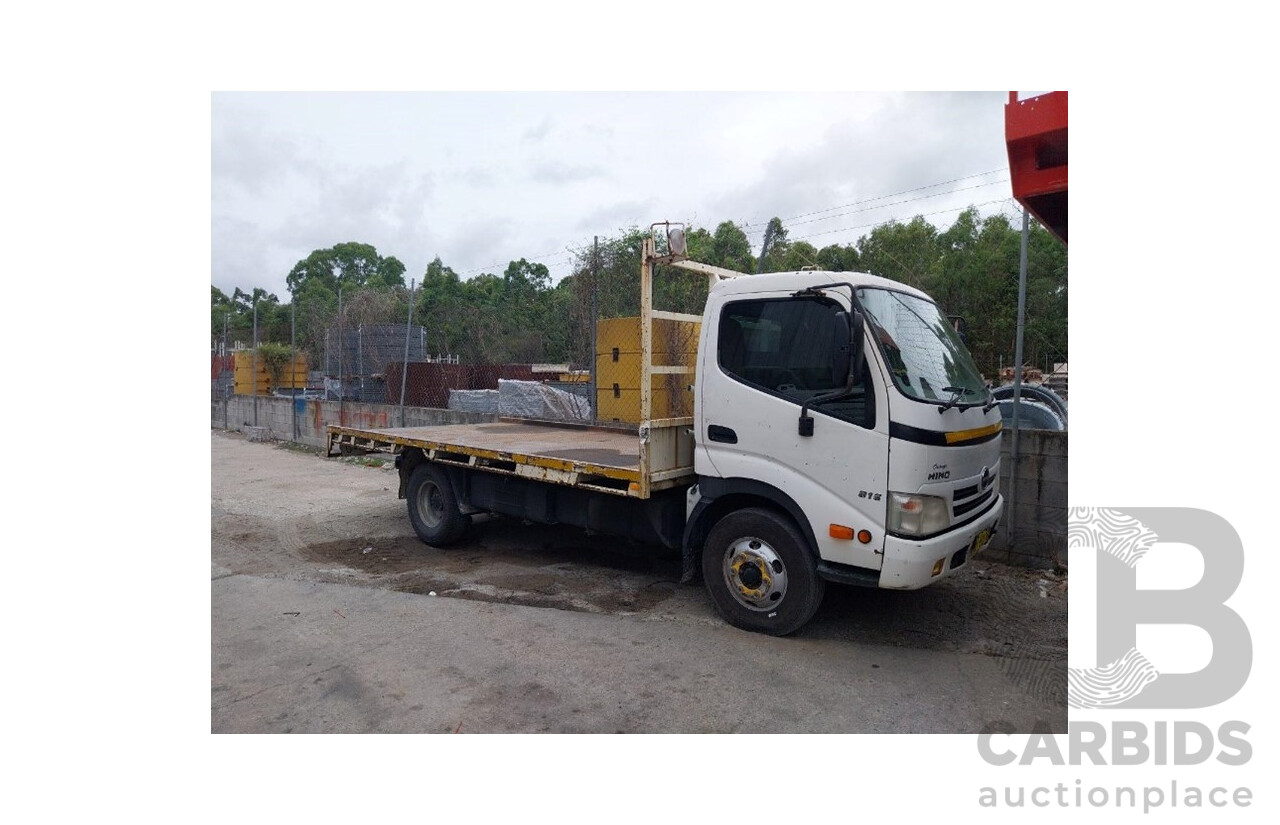 09/2007 Hino 300 Series Trayback Truck 2d Cab Chassis White Turbo Diesel 4.0L