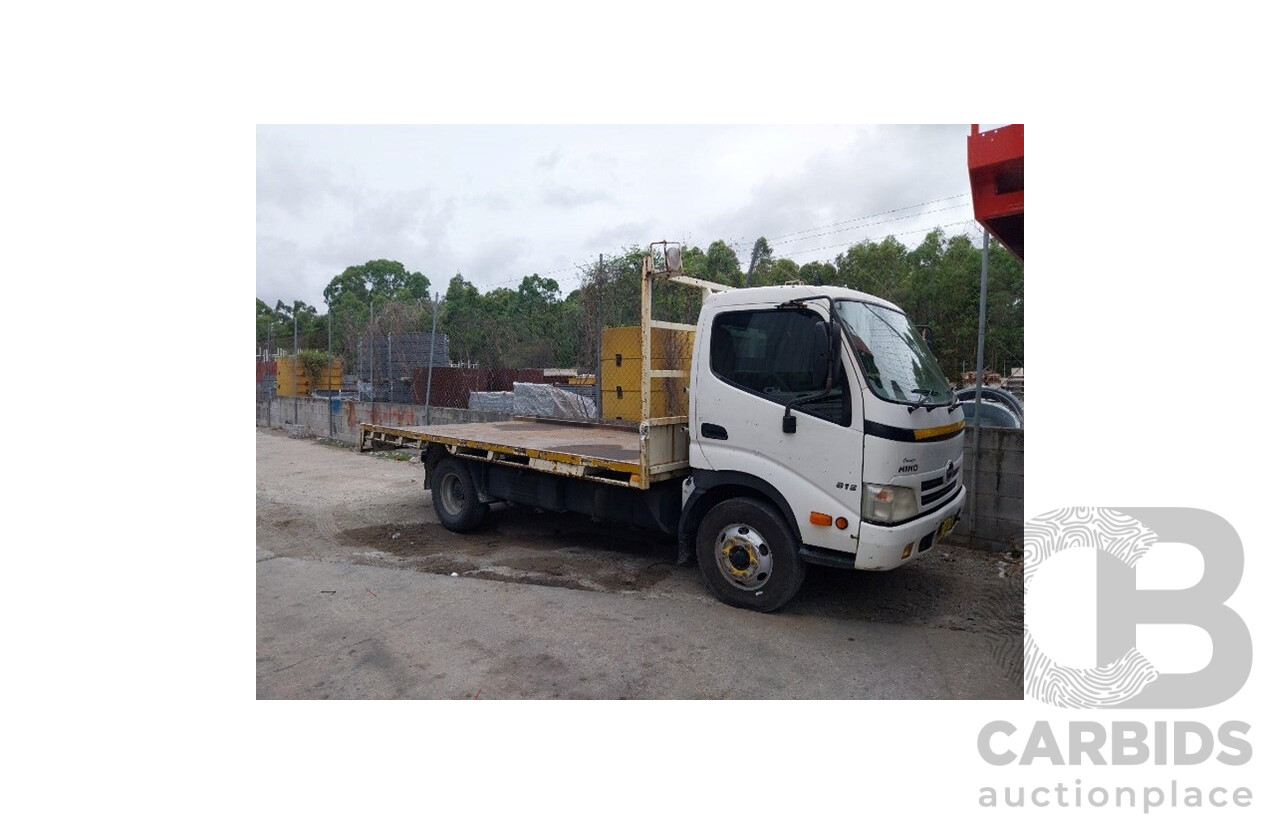 09/2007 Hino 300 Series Trayback Truck 2d Cab Chassis White Turbo Diesel 4.0L