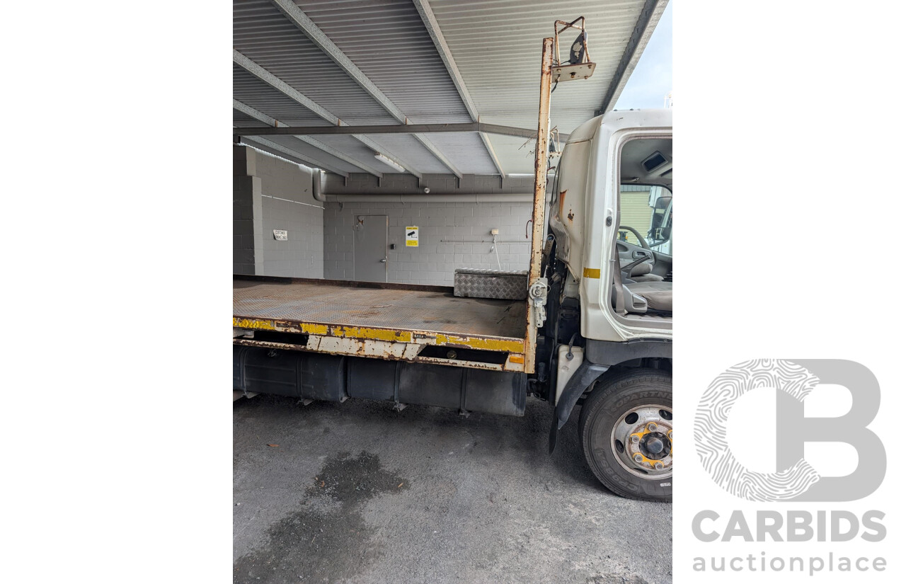 09/2007 Hino 300 Series Trayback Truck 2d Cab Chassis White Turbo Diesel 4.0L