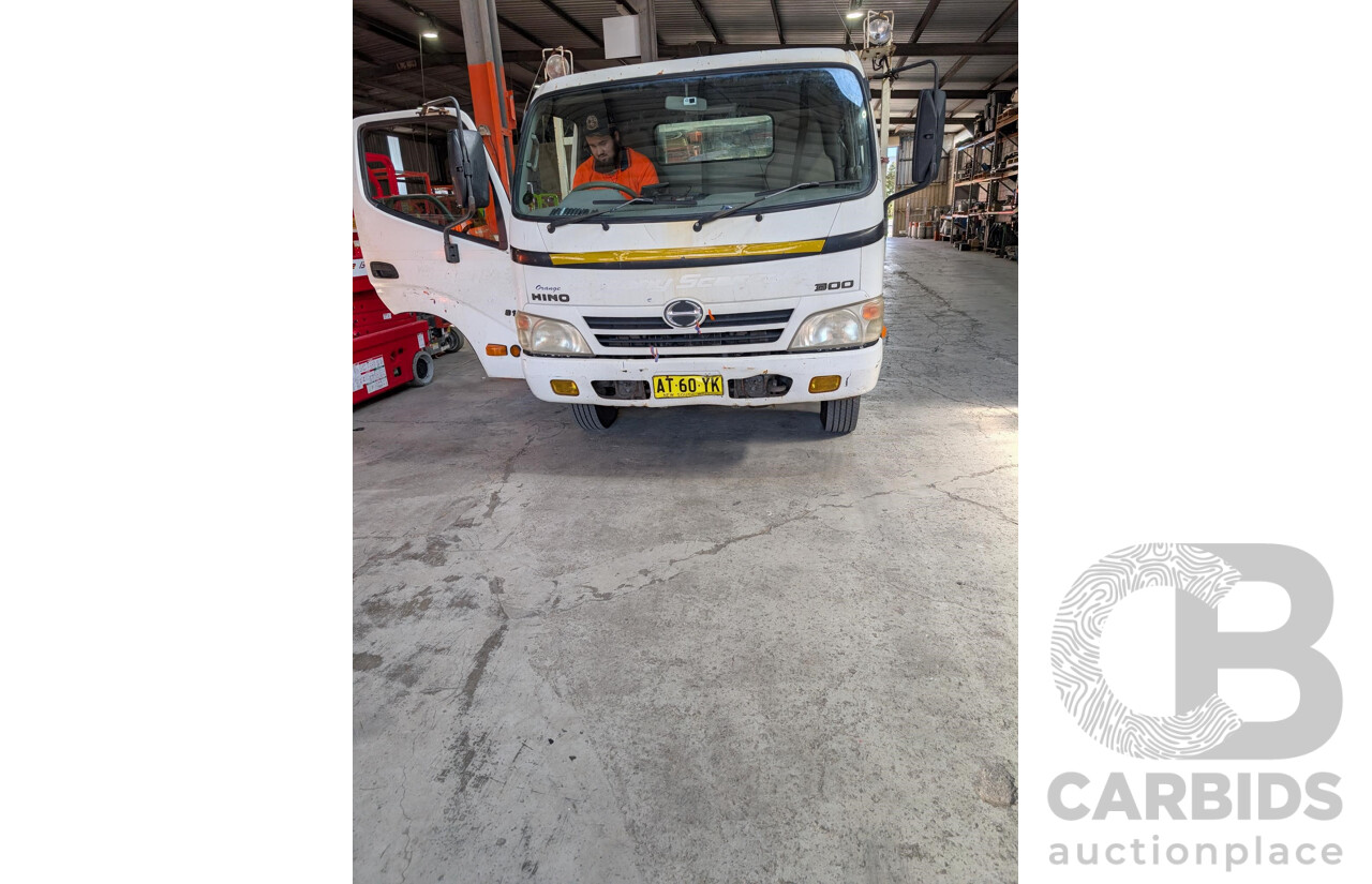 09/2007 Hino 300 Series Trayback Truck 2d Cab Chassis White Turbo Diesel 4.0L