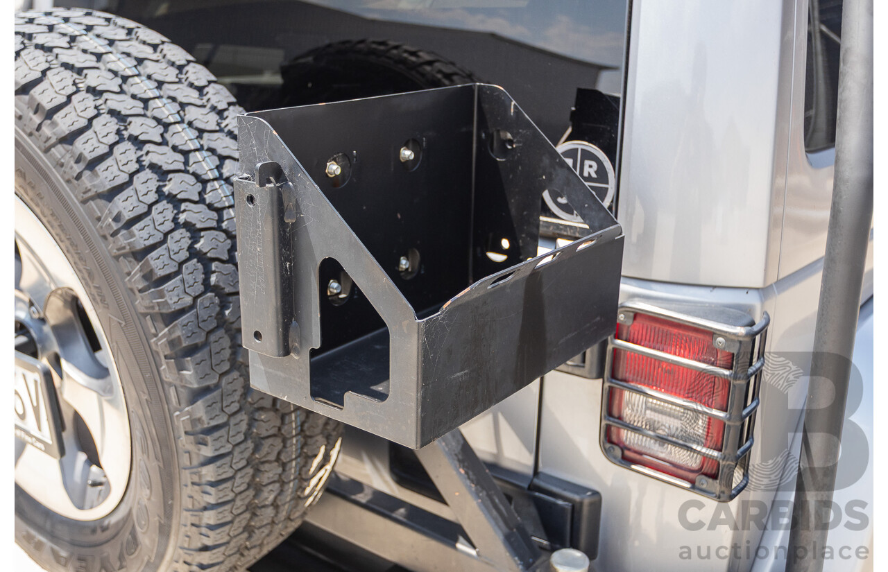 1/2018 Jeep Wrangler Unlimited Overland (4x4) JK MY18 4D Hardtop Billet Silver Metallic V8 5.7L