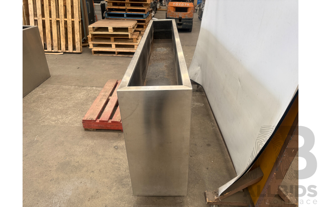 2x Medium & Large Stainless Steel Plnater Boxes