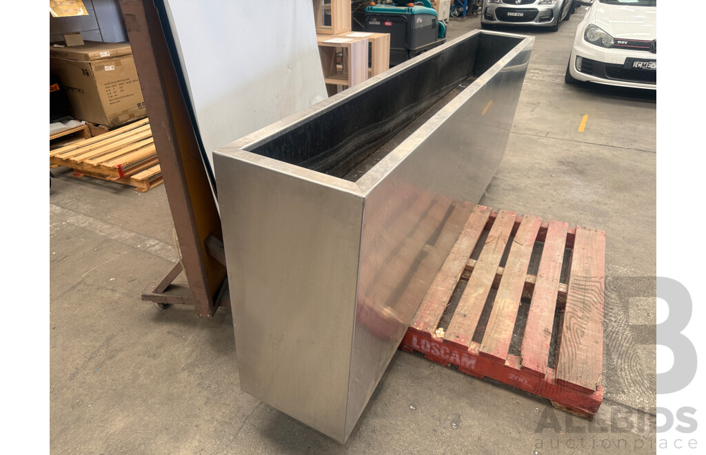 2x Medium & Large Stainless Steel Plnater Boxes