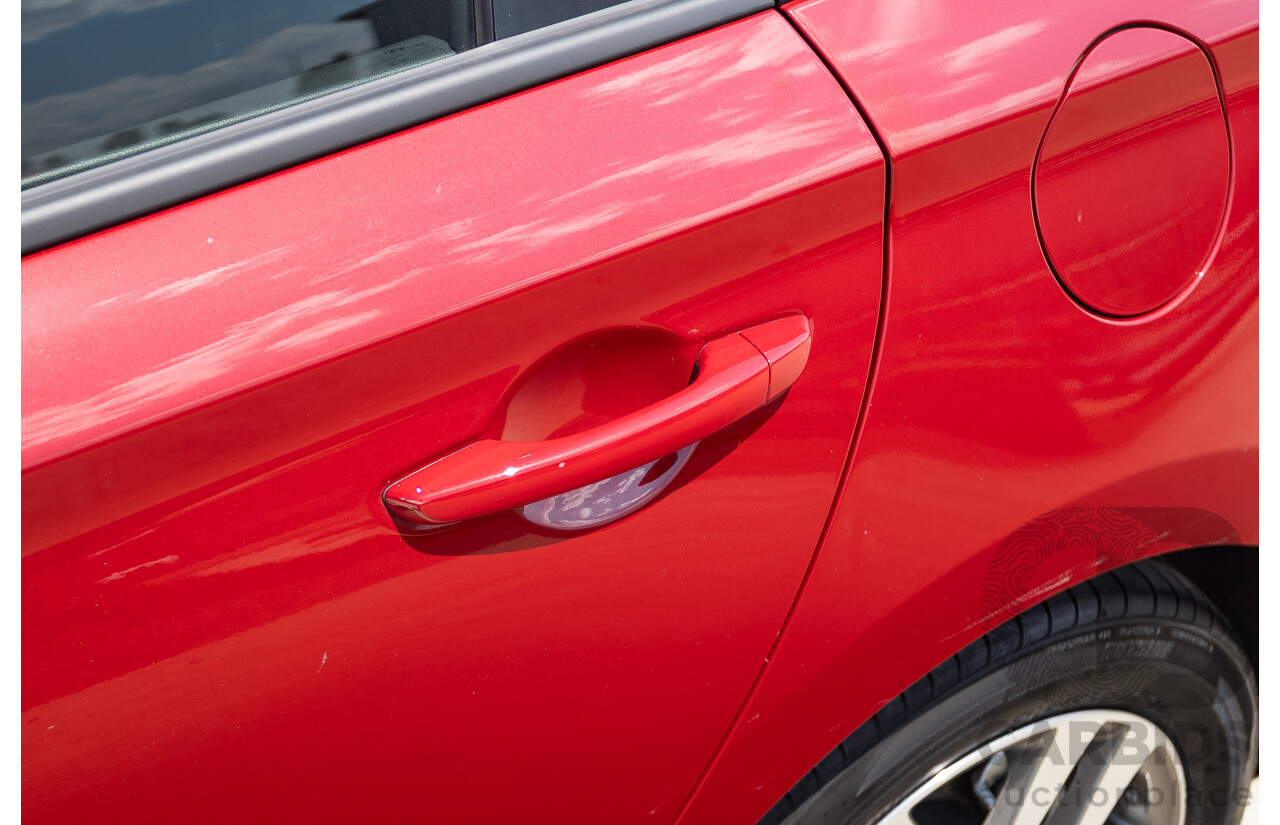 01/2018 Hyundai I30 Active PD 4D Hatchback Red 2.0L