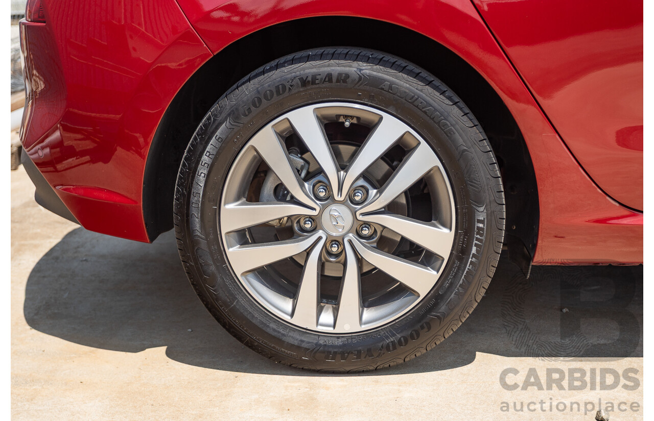 01/2018 Hyundai I30 Active PD 4D Hatchback Red 2.0L