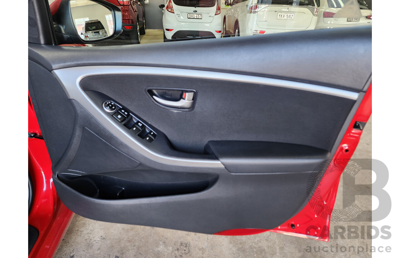 10/2012 Hyundai i30 Active GD MY12 5d Hatchback Red 1.8L