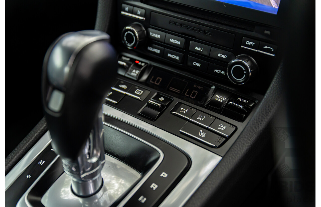 09/2017 Porsche 718 Cayman (RWD) 982 MY18 2d Coupe Sapphire Blue Metallic Turbo 2.0L