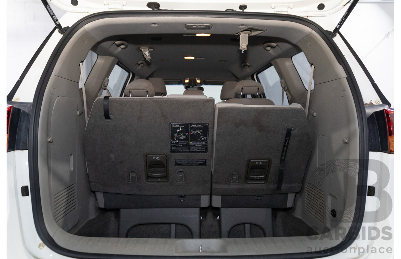 6/2018 Kia Carnival S YP MY16 Update 4d Wagon Snow White Pearl V6 3.3L - 8 Seater