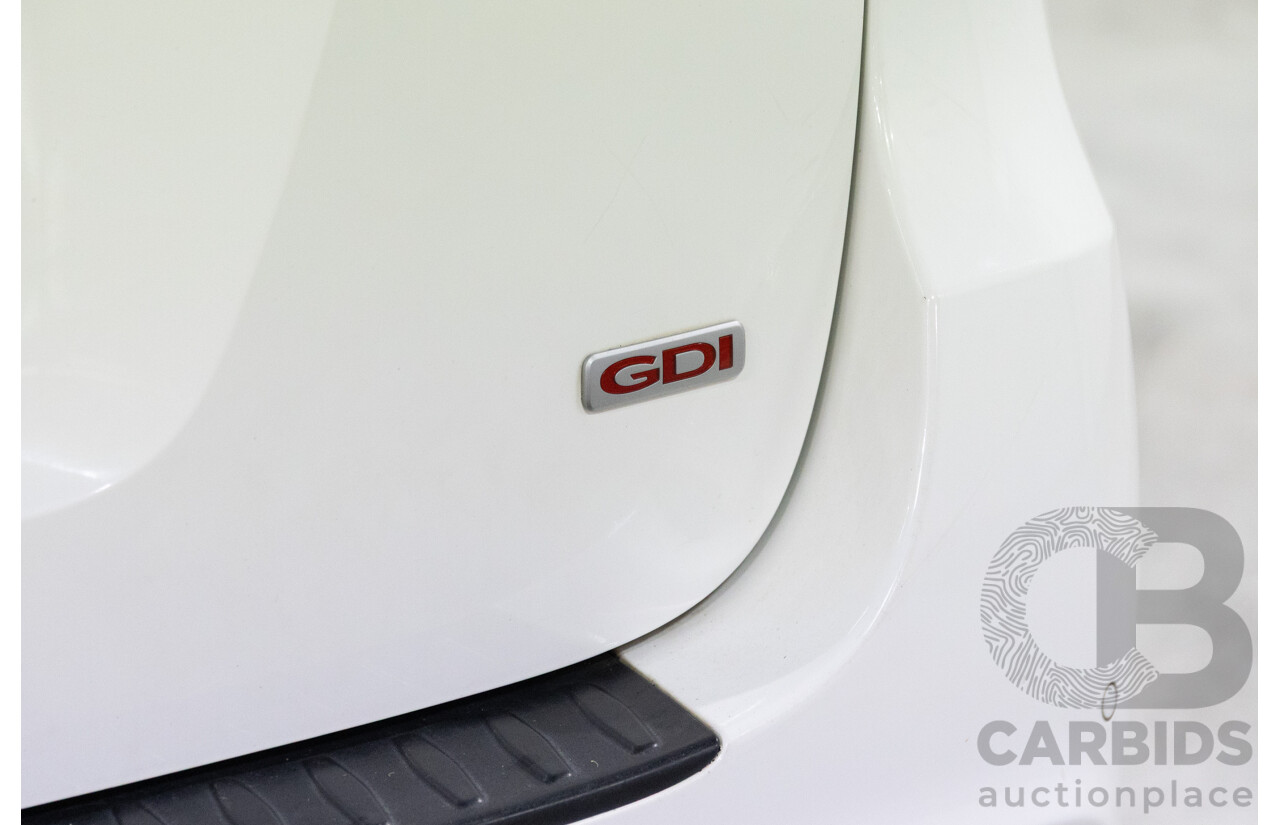 6/2018 Kia Carnival S YP MY16 Update 4d Wagon Snow White Pearl V6 3.3L - 8 Seater