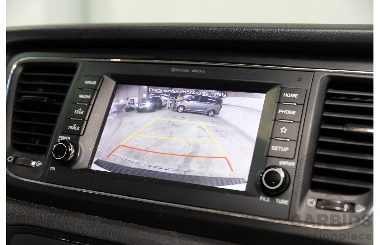 6/2018 Kia Carnival S YP MY16 Update 4d Wagon Snow White Pearl V6 3.3L - 8 Seater