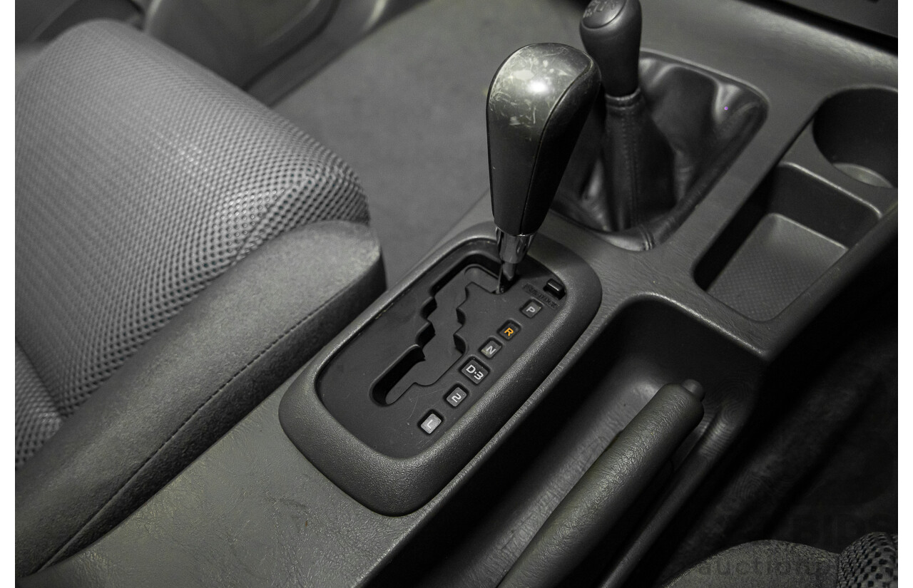 2/2012 Toyota Hilux SR5 (4x4) KUN26R MY12 Dual Cab P/Up Black Mica Turbo Diesel 3.0L