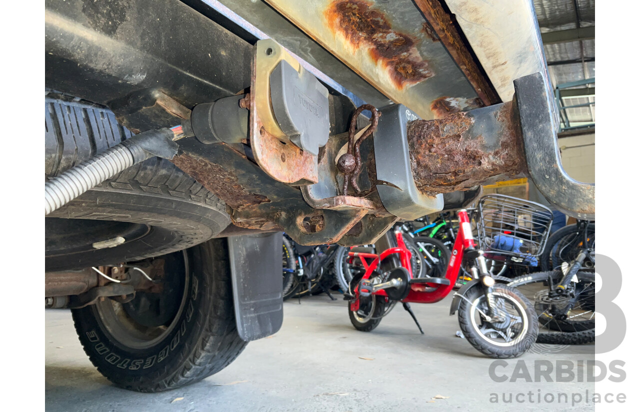 2/2012 Toyota Hilux SR5 (4x4) KUN26R MY12 Dual Cab P/Up Black Mica Turbo Diesel 3.0L