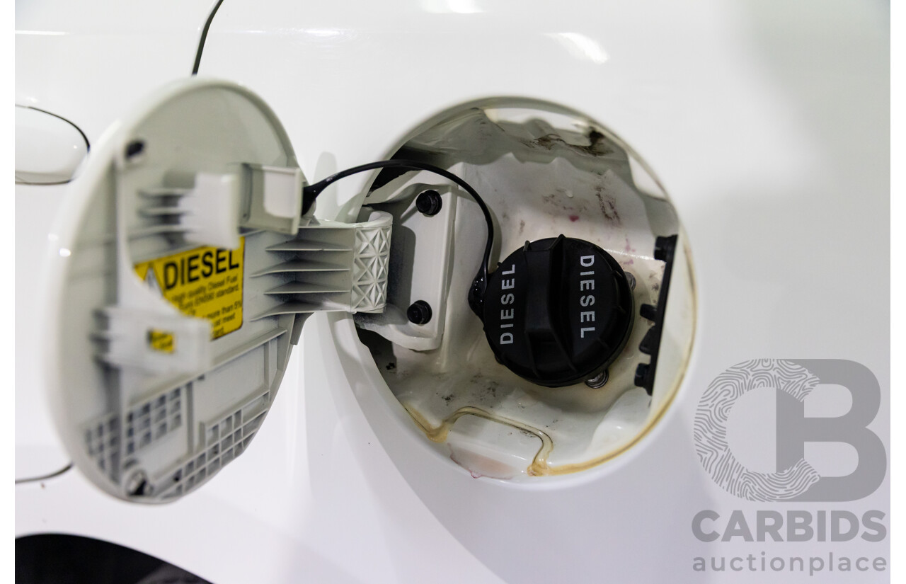 3/2010 Hyundai Santa Fe Elite CRDi (4x4) CM MY10 4d Wagon Vanilla White Turbo Diesel 2.2L - 7 Seater