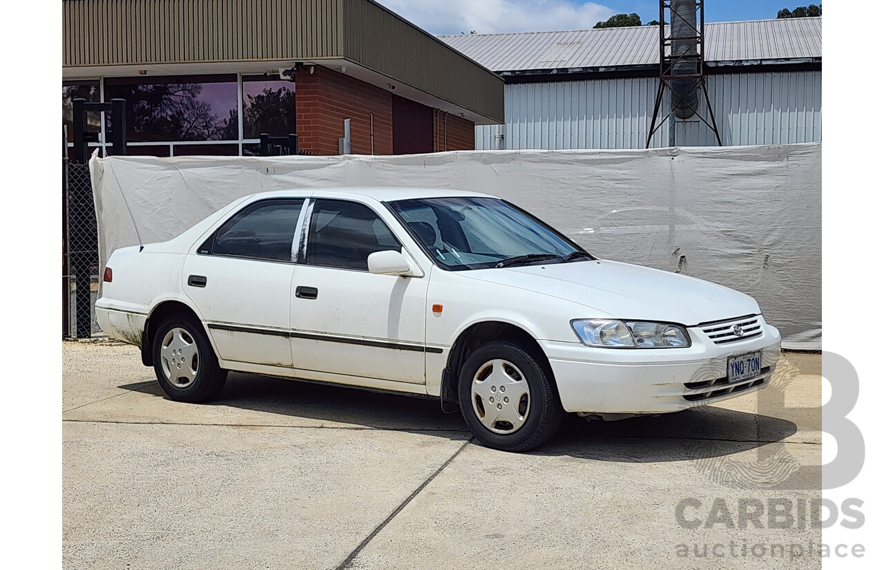 2/1999 Toyota Camry CS-X SXV20R 4d Sedan White 2.2L