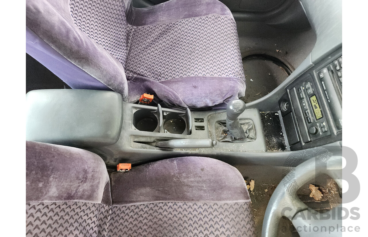 2/1999 Toyota Camry CS-X SXV20R 4d Sedan White 2.2L