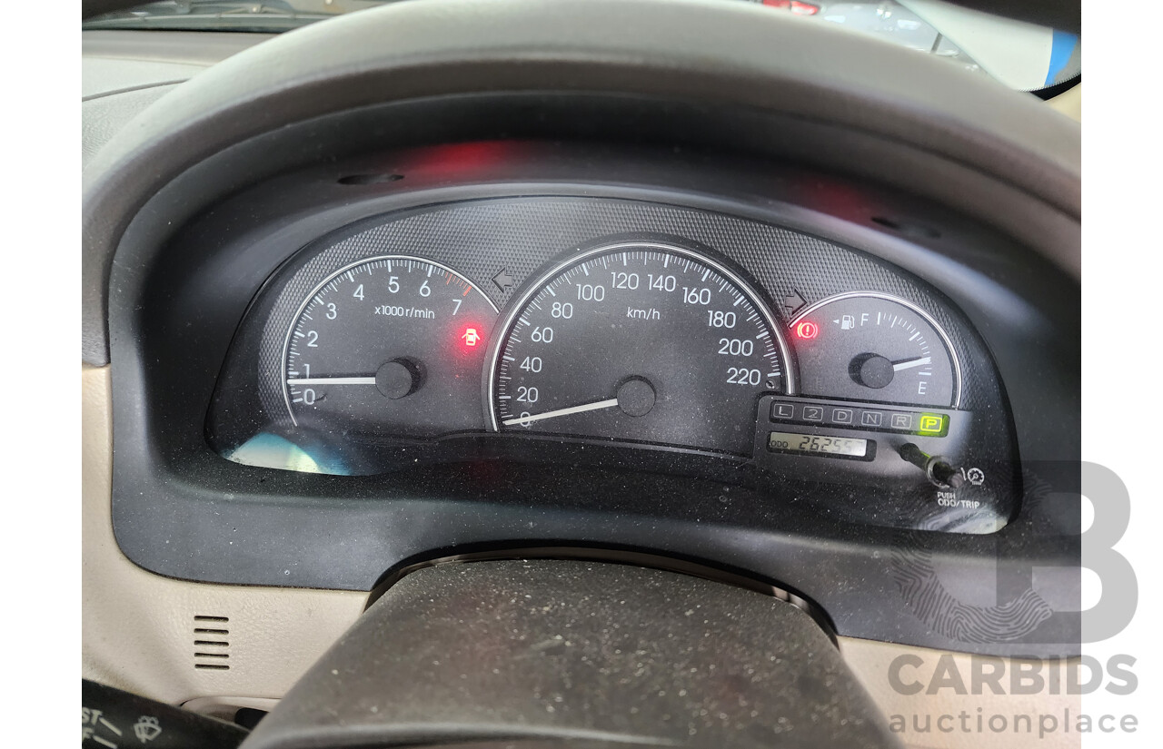 8/2002 Toyota Avensis Verso GLX ACM20R 4d Wagon White 2.0L