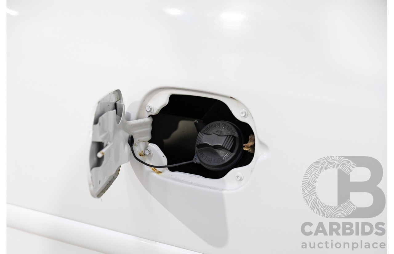 1/2006 Ford Falcon XR8 BF Utility Winter White V8 5.4L