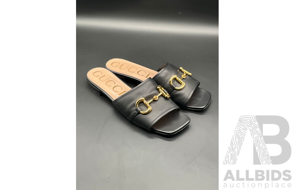 Horsebit Leather Slide Sandals in Black with Gold-toned Hardware Branded GUCCI